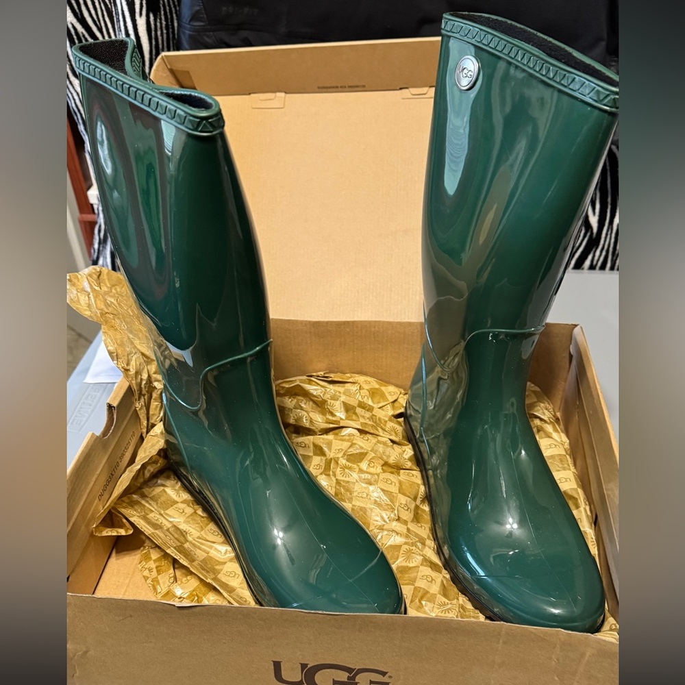 UGG Shaye Forest Green Waterproof Boots